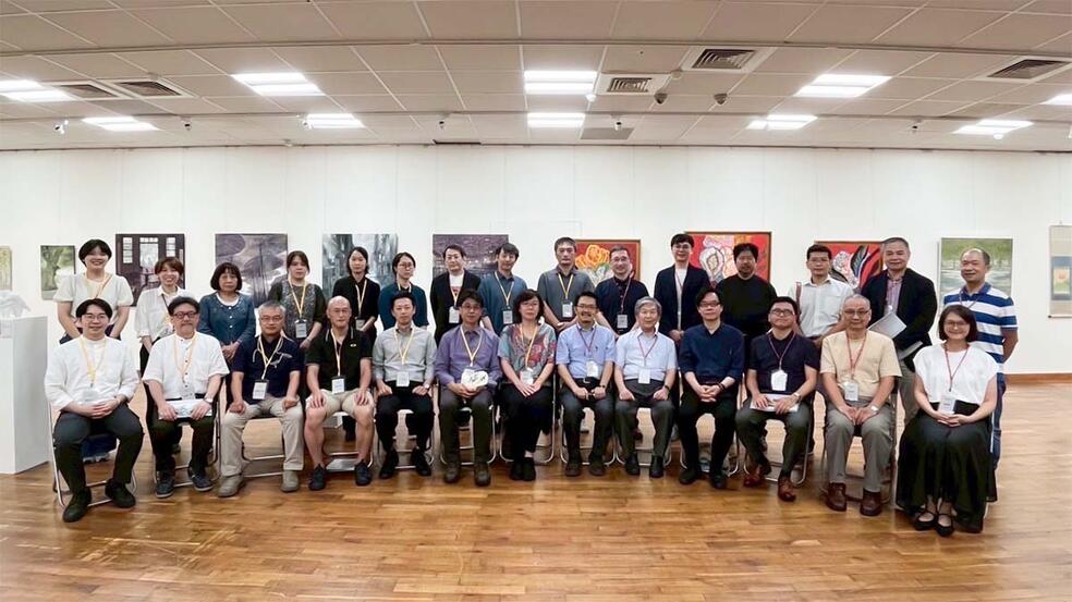 オープニングレセプションで国立台湾芸術大学・国立福井大学・名古屋造形大学の関係者が集う様子